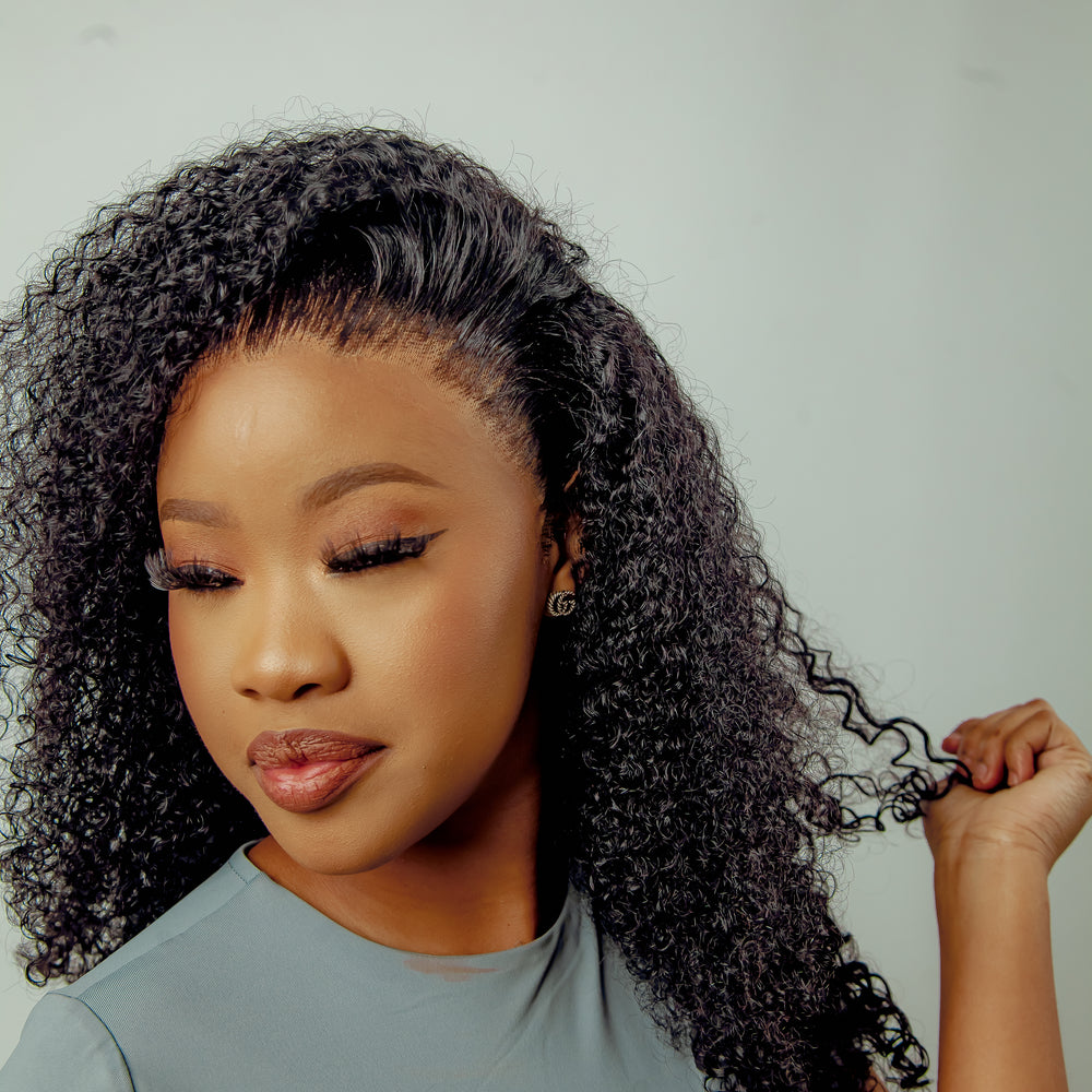 
                      
                        20” Kinky curl
                      
                    